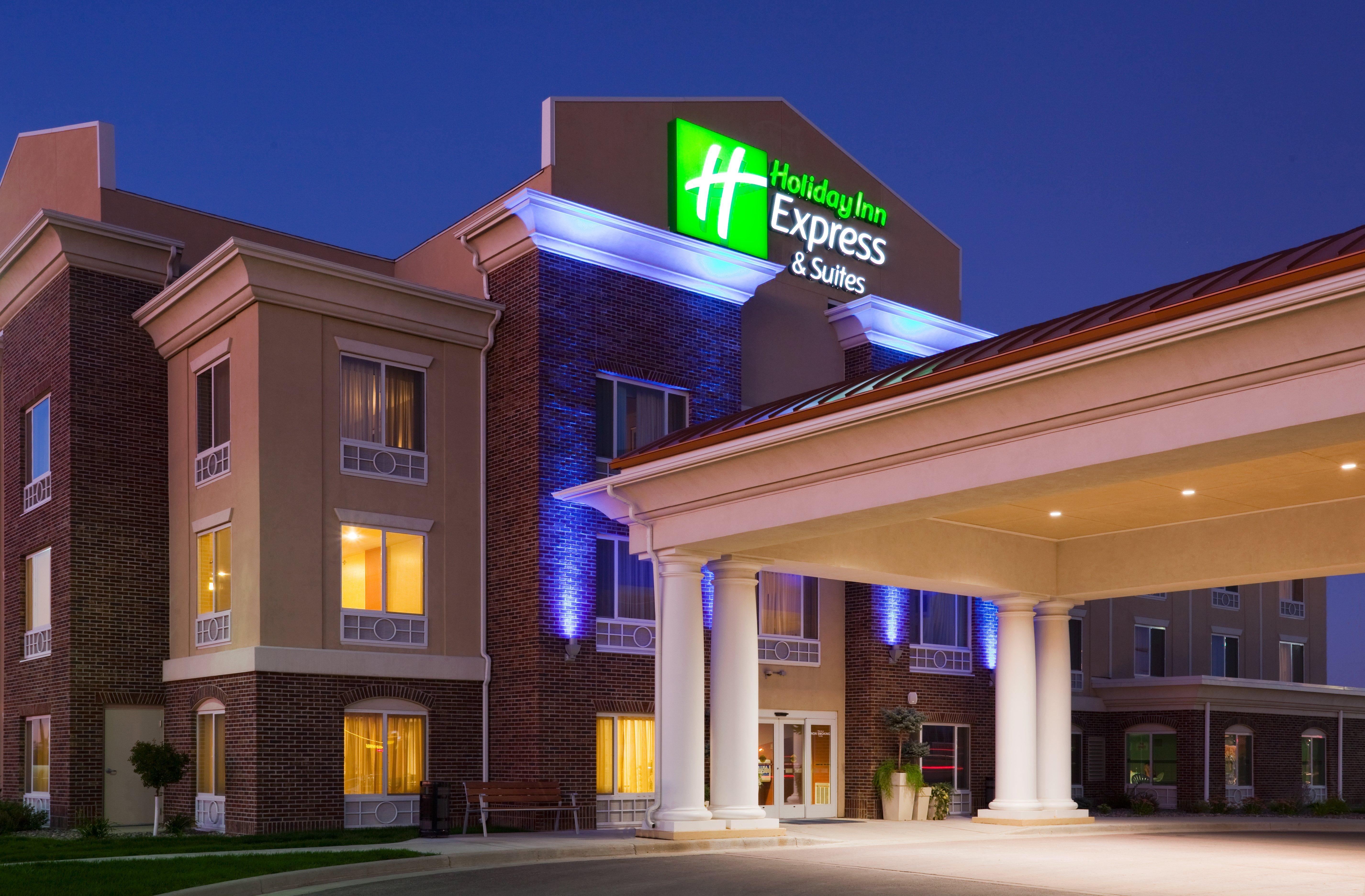 Holiday Inn Express Hotel & Suites Minot South By Ihg Exterior photo