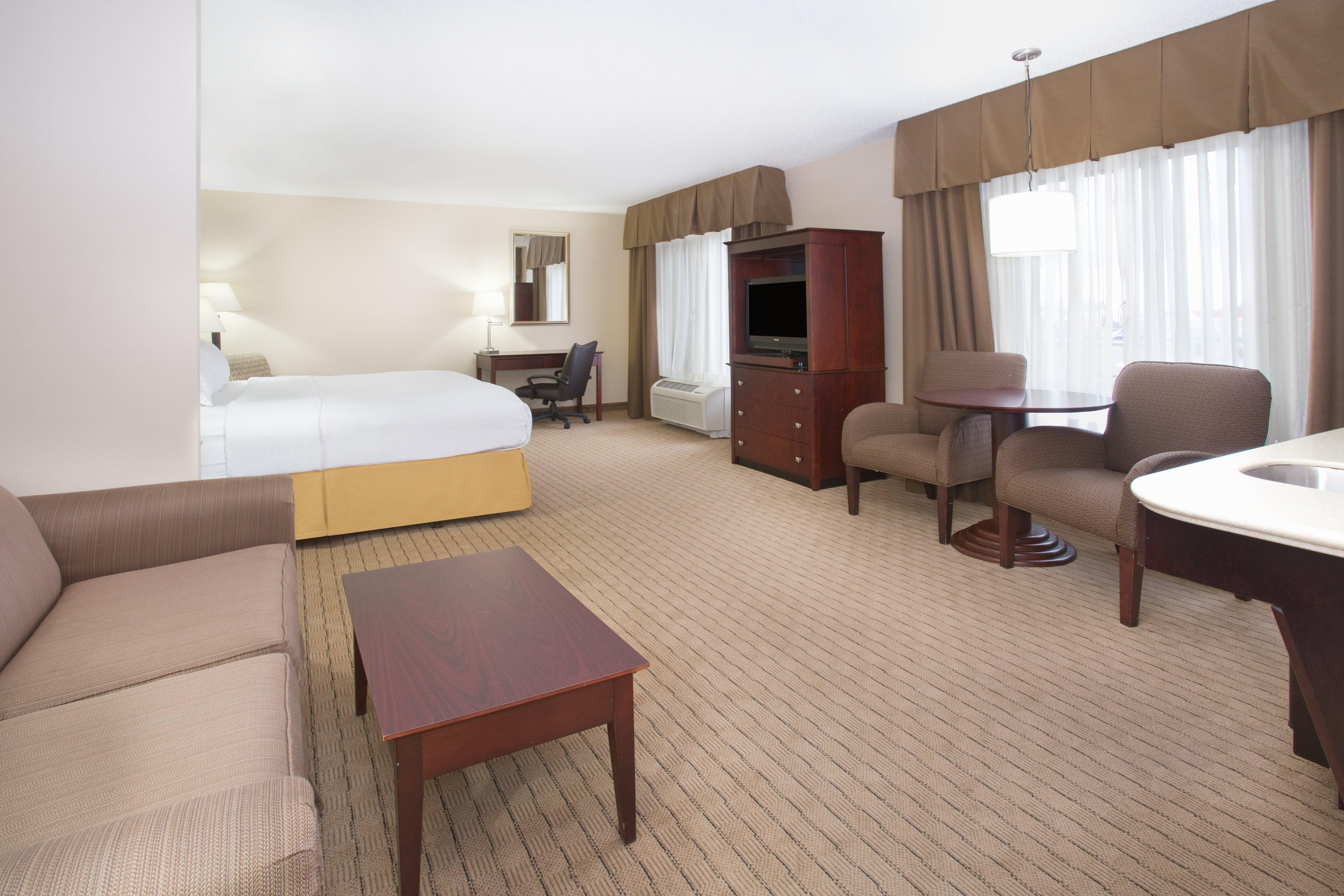 Holiday Inn Express Hotel & Suites Minot South By Ihg Exterior photo