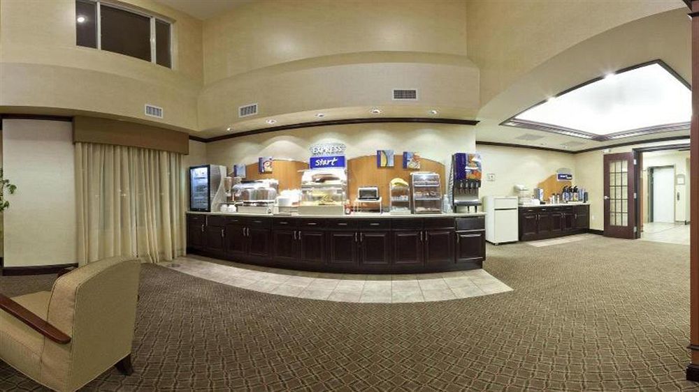 Holiday Inn Express Hotel & Suites Minot South By Ihg Exterior photo